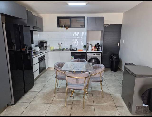 2 BEDROOM PROPERTY TO RENT IN RASLOUW